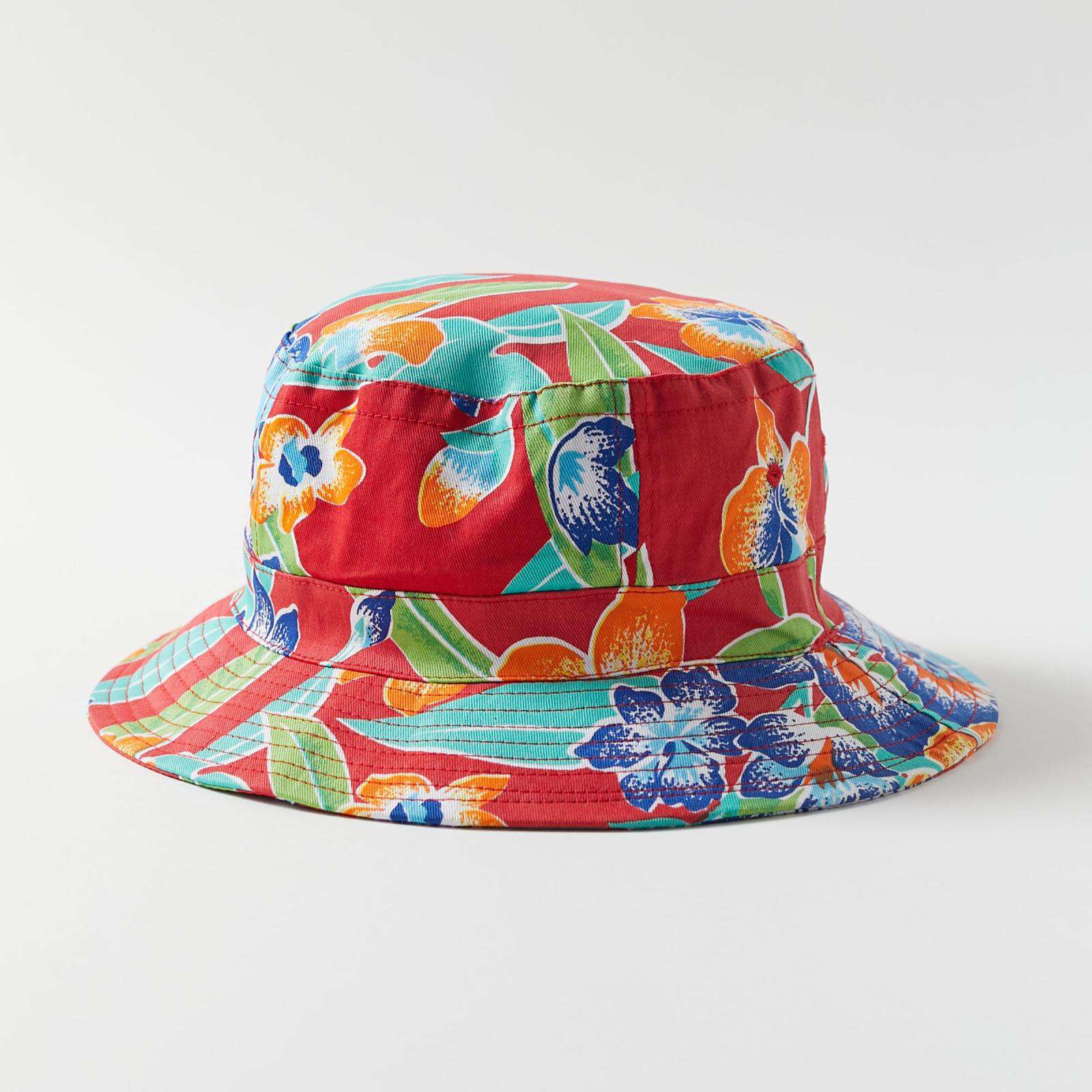 Vintage floral bucket hat in woven cotton with pigment printed flowers and flat top crown